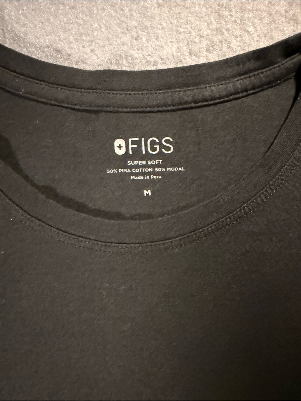 FIGS Long-Sleeve Under Scrub in Black - Picture 2 of 4